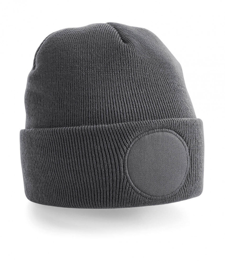 Uniszex téli sapka Beechfield Circular Patch Beanie Egy méret, Grafitszürke